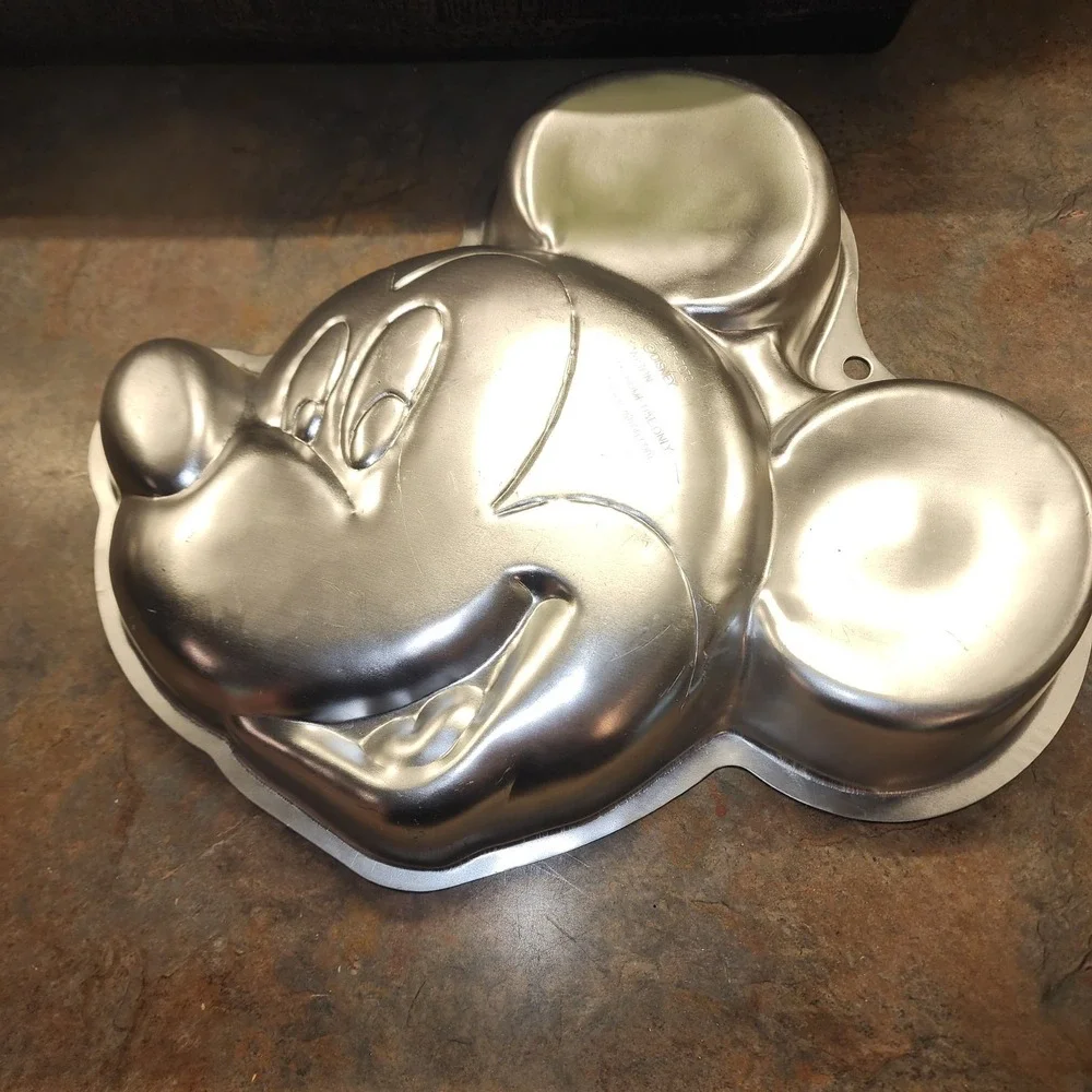 Wilton Mickey Mouse Disney Aluminum Cake Pan